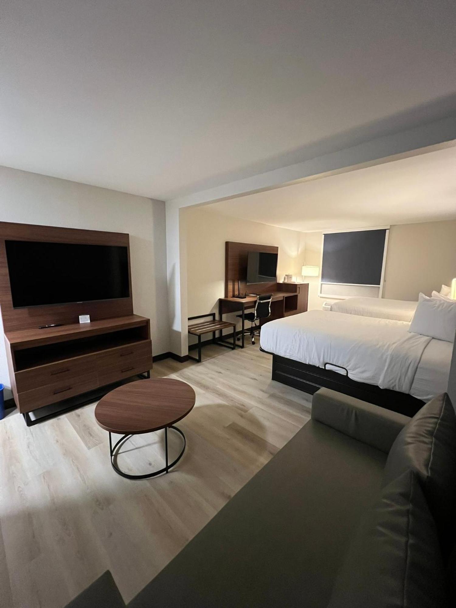 Wingate By Wyndham Dublin Near Claytor Lake State Park Exterior foto